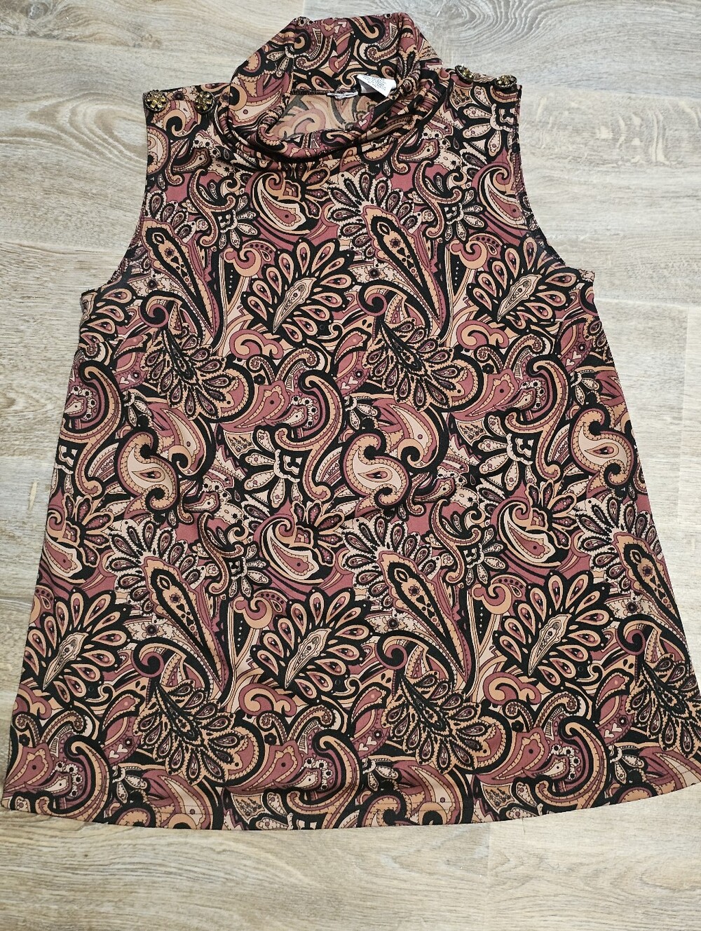 Sleeveless Paisley Mock Neck Top in Mauve and Black